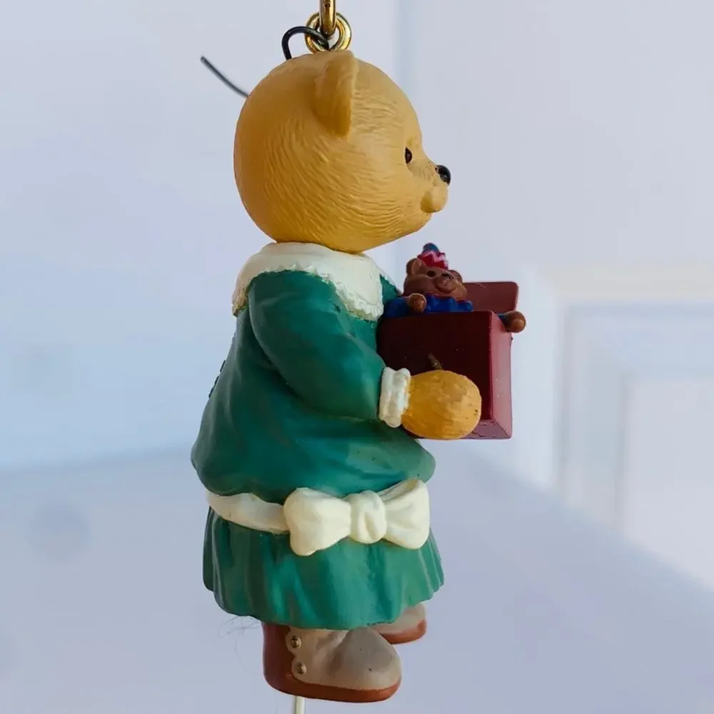 1996 Hallmark Bear 